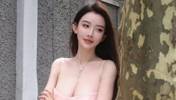 坐在詹姆斯身后爆红的女星找到了~周麟嘉这身材是真顶啊😍